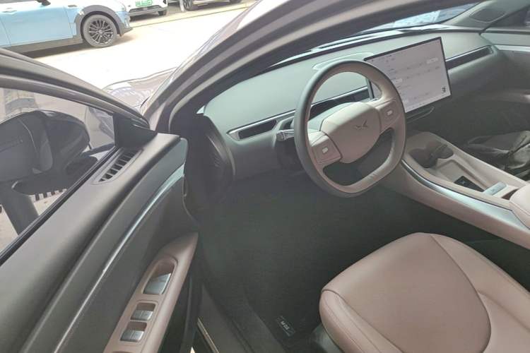 Used XPeng MONA M03 2025 600 with Ultra-Long Range Max Driver Seat