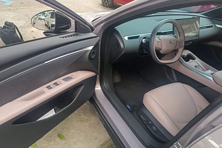 Used XPeng MONA M03 2025 600 with Ultra-Long Range Max Driver Seat