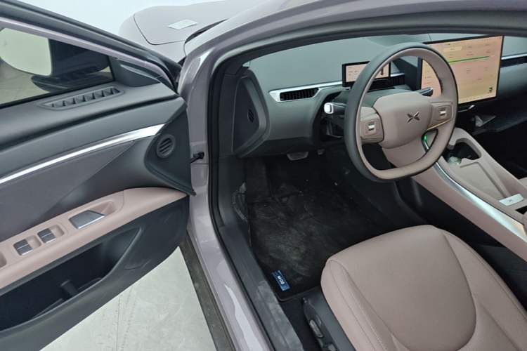 Used XPeng MONA M03 2025 600 with Ultra-Long Range Max Driver Seat
