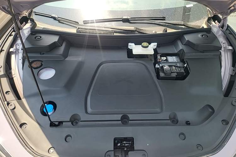 Used XPeng MONA M03 2025 600 with Ultra-Long Range Max Engine Bay