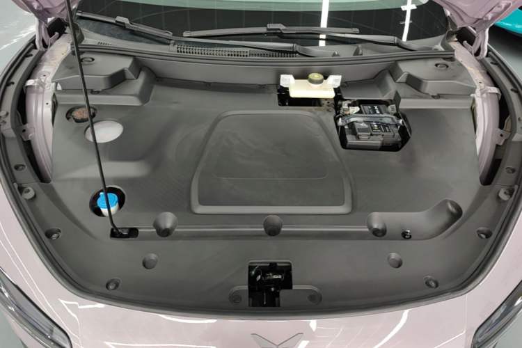 Used XPeng MONA M03 2025 600 with Ultra-Long Range Max Engine Bay