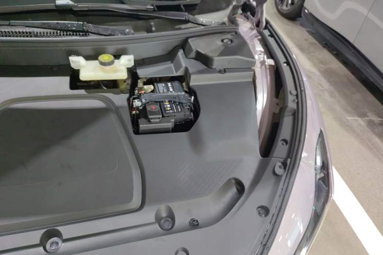 Used XPeng MONA M03 2025 502 Long-Range Max Engine Bay Left