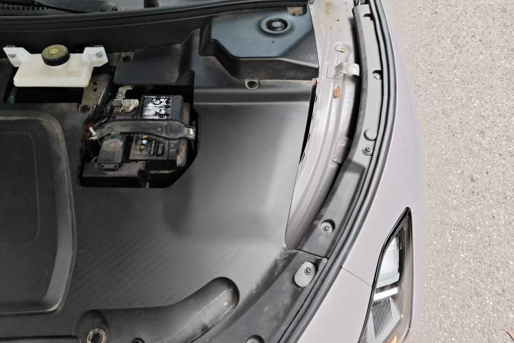 Used XPeng MONA M03 2025 600 with Ultra-Long Range Max Engine Bay Left