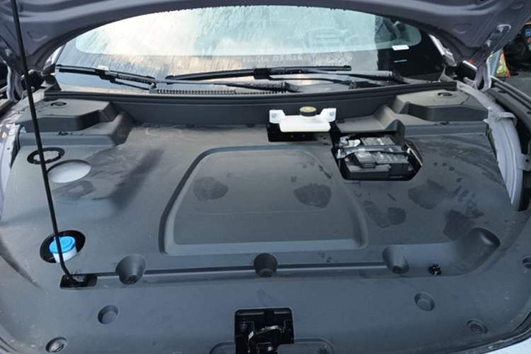 Used XPeng MONA M03 2025 600 with Ultra-Long Range Max Engine Bay