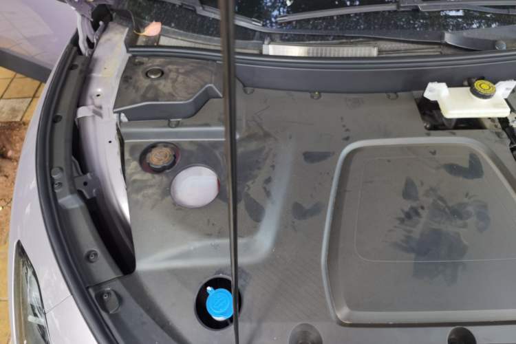 Used XPeng MONA M03 2025 502 Long-Range Max Engine Bay Right