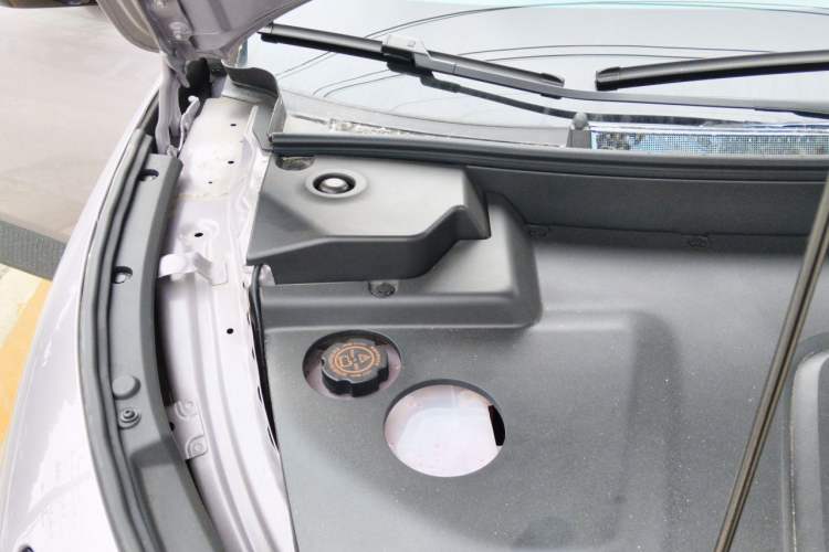 Used XPeng MONA M03 2025 600 with Ultra-Long Range Max Engine Bay Right