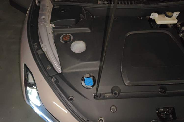 Used XPeng MONA M03 2025 600 with Ultra-Long Range Max Engine Bay Right