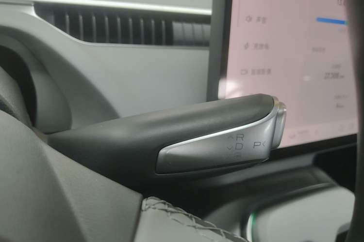 Used XPeng MONA M03 2025 600 with Ultra-Long Range Max Gear Lever