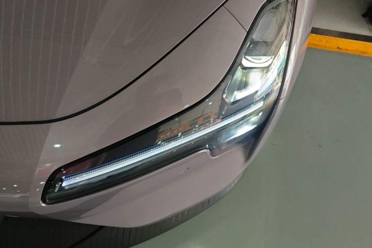 Used XPeng MONA M03 2025 600 with Ultra-Long Range Max Left Front Headlight