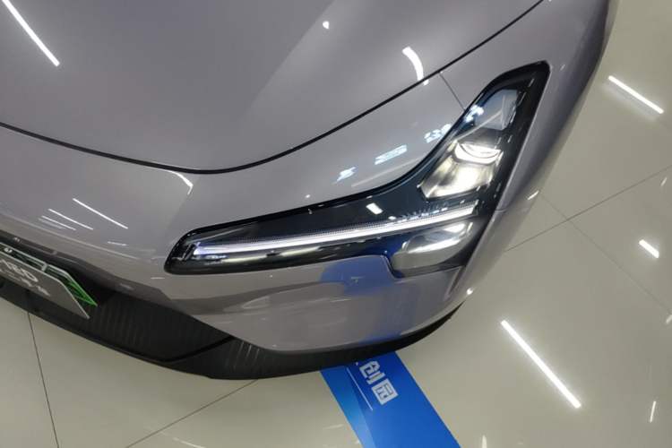 Used XPeng MONA M03 2025 600 with Ultra-Long Range Max Left Front Headlight