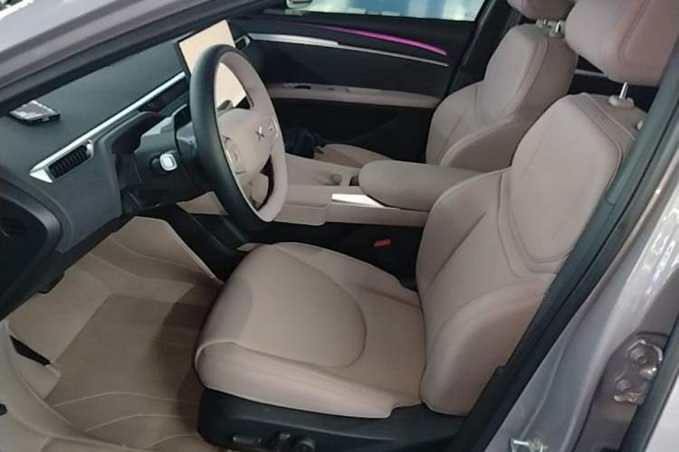 Used XPeng MONA M03 2025 600 with Ultra-Long Range Max Left Front Seat