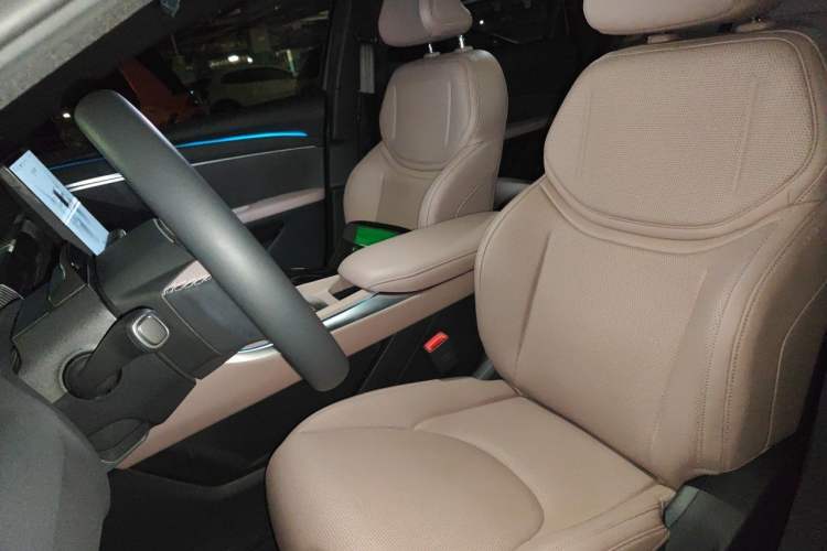 Used XPeng MONA M03 2025 600 with Ultra-Long Range Max Left Front Seat