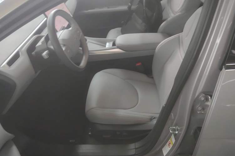 Used XPeng MONA M03 2025 600 with Ultra-Long Range Max Left Front Seat
