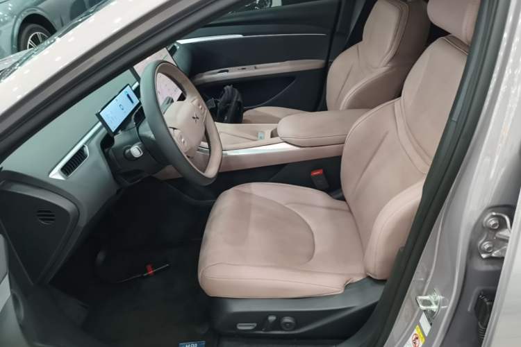 Used XPeng MONA M03 2025 600 with Ultra-Long Range Max Left Front Seat