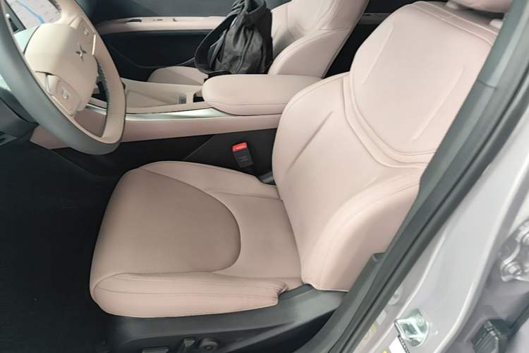 Used XPeng MONA M03 2025 502 Long-Range Max Left Front Seat
