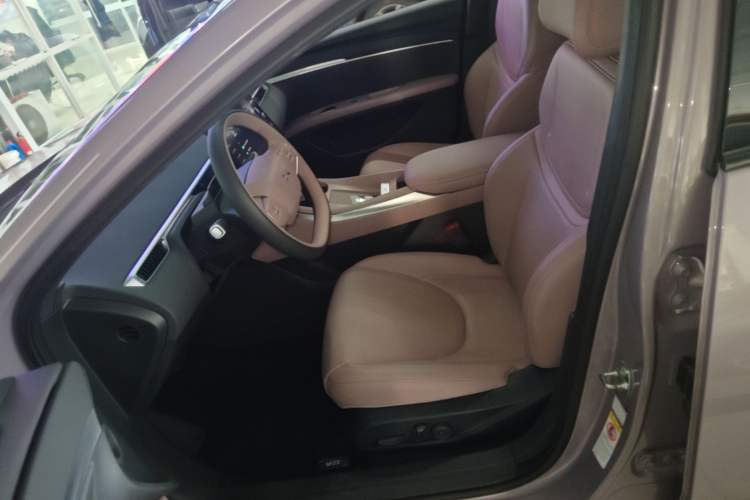 Used XPeng MONA M03 2025 600 with Ultra-Long Range Max Left Front Seat