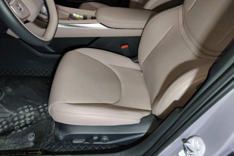 Used XPeng MONA M03 2025 600 with Ultra-Long Range Max Left Front Seat