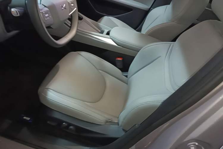 Used XPeng MONA M03 2025 600 with Ultra-Long Range Max Left Front Seat
