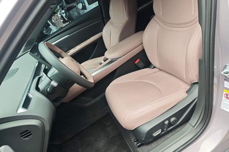 Used XPeng MONA M03 2025 502 Long-Range Max Left Front Seat