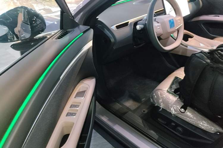 Used XPeng MONA M03 2025 502 Long-Range Max Left Front Seat