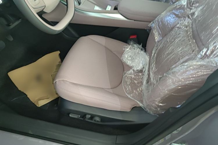 Used XPeng MONA M03 2025 502 Long-Range Max Left Front Seat