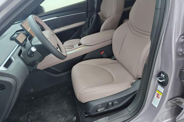 Used XPeng MONA M03 2025 600 with Ultra-Long Range Max Left Front Seat