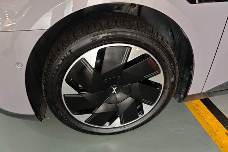 Used XPeng MONA M03 2025 600 with Ultra-Long Range Max Left Front Wheel Hub
