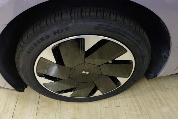Used XPeng MONA M03 2025 600 with Ultra-Long Range Max Left Front Wheel Hub