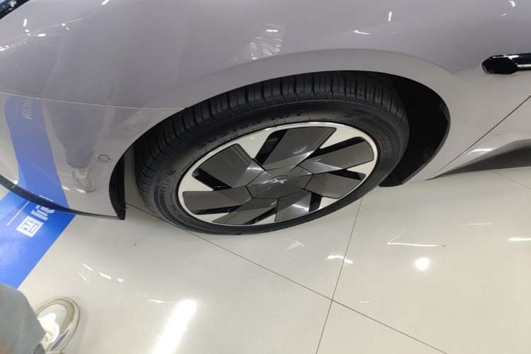 Used XPeng MONA M03 2025 600 with Ultra-Long Range Max Left Front Wheel Hub