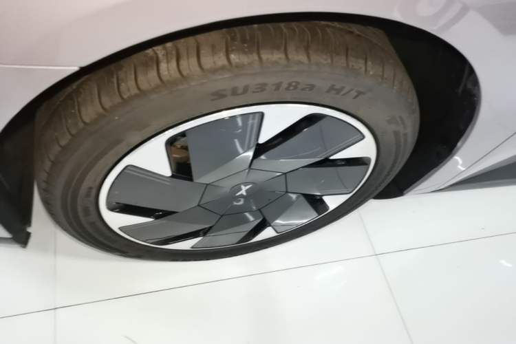 Used XPeng MONA M03 2025 600 with Ultra-Long Range Max Left Front Wheel Hub