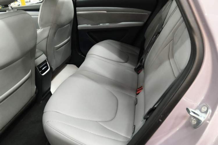 Used XPeng MONA M03 2025 600 with Ultra-Long Range Max Left Rear Seat