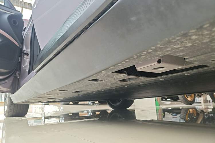 Used XPeng MONA M03 2025 502 Long-Range Max Left Side Sill