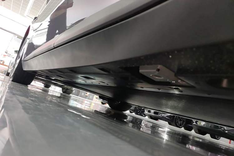 Used XPeng MONA M03 2025 600 with Ultra-Long Range Max Left Side Sill
