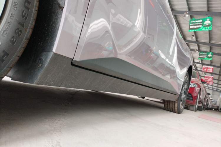 Used XPeng MONA M03 2025 600 with Ultra-Long Range Max Left Side Sill