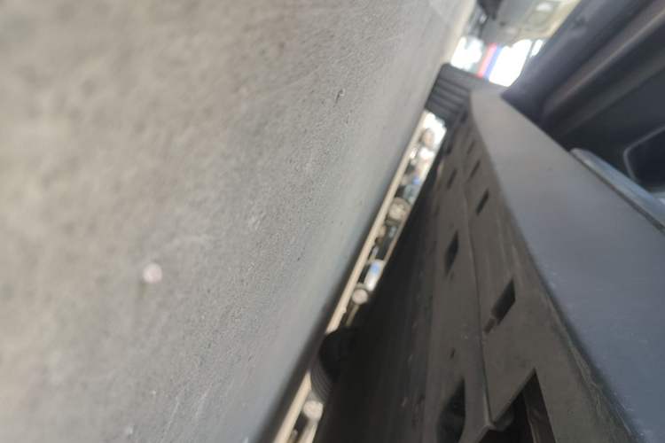 Used XPeng MONA M03 2025 600 with Ultra-Long Range Max Left Side Sill