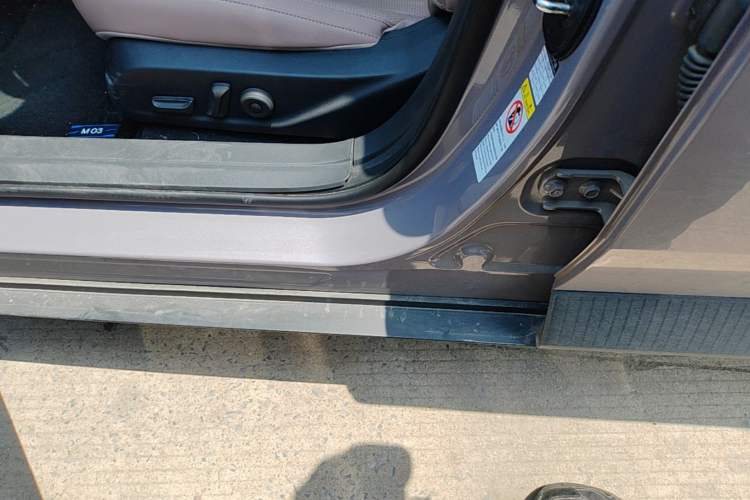 Used XPeng MONA M03 2025 502 Long-Range Max Left Side Sill