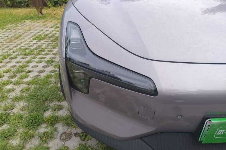 Used XPeng MONA M03 2025 600 with Ultra-Long Range Max Right Front Headlight