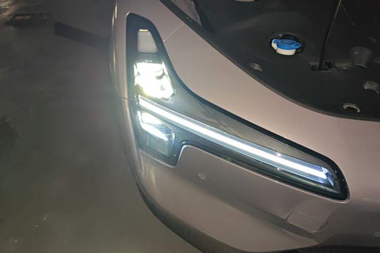 Used XPeng MONA M03 2025 600 with Ultra-Long Range Max Right Front Headlight