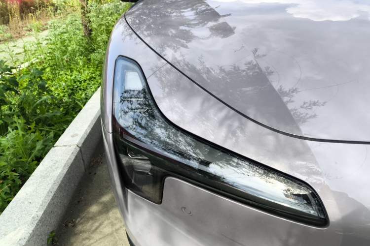 Used XPeng MONA M03 2025 600 with Ultra-Long Range Max Right Front Headlight