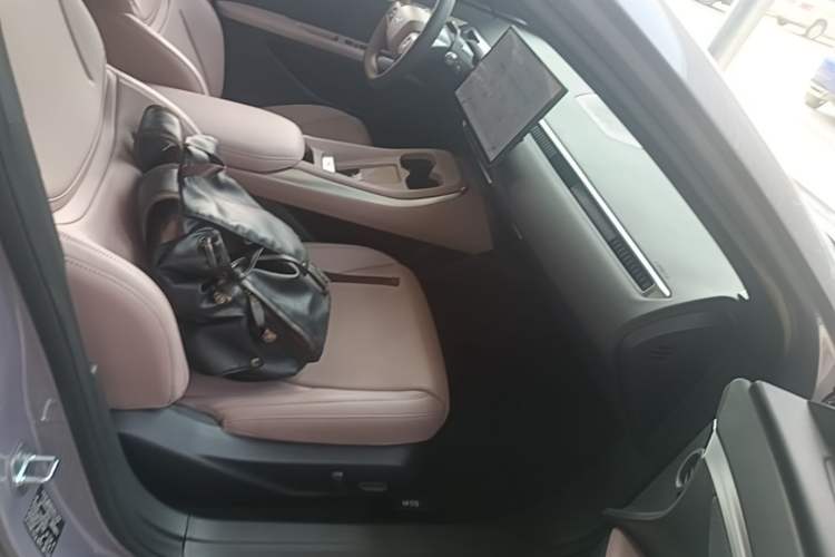 Used XPeng MONA M03 2025 600 with Ultra-Long Range Max Right Front Seat