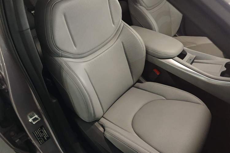 Used XPeng MONA M03 2025 600 with Ultra-Long Range Max Right Front Seat