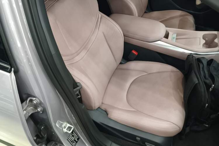 Used XPeng MONA M03 2025 600 with Ultra-Long Range Max Right Front Seat