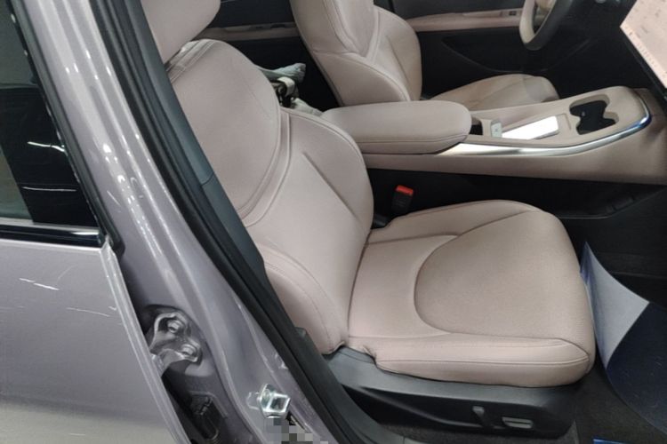 Used XPeng MONA M03 2025 600 with Ultra-Long Range Max Right Front Seat