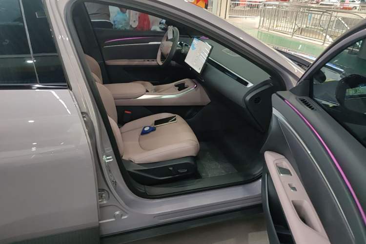 Used XPeng MONA M03 2025 600 with Ultra-Long Range Max Right Front Seat