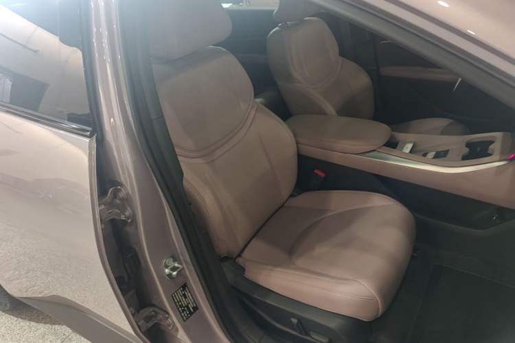 Used XPeng MONA M03 2025 600 with Ultra-Long Range Max Right Front Seat