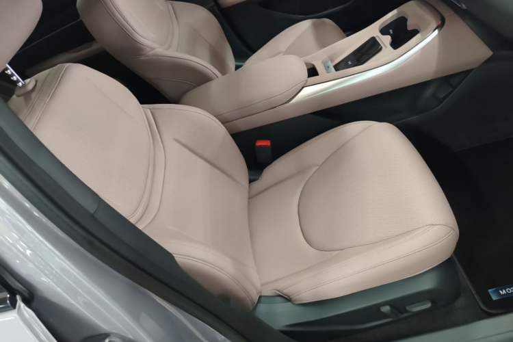 Used XPeng MONA M03 2025 600 with Ultra-Long Range Max Right Front Seat