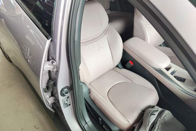 Used XPeng MONA M03 2025 600 with Ultra-Long Range Max Right Front Seat