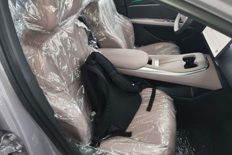 Used XPeng MONA M03 2025 620 Ultra-Long Range Plus Right Front Seat