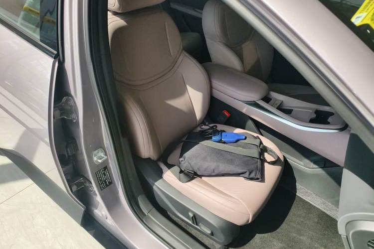 Used XPeng MONA M03 2025 600 with Ultra-Long Range Max Right Front Seat
