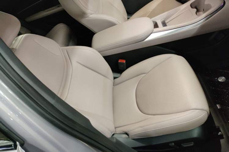 Used XPeng MONA M03 2025 600 with Ultra-Long Range Max Right Front Seat